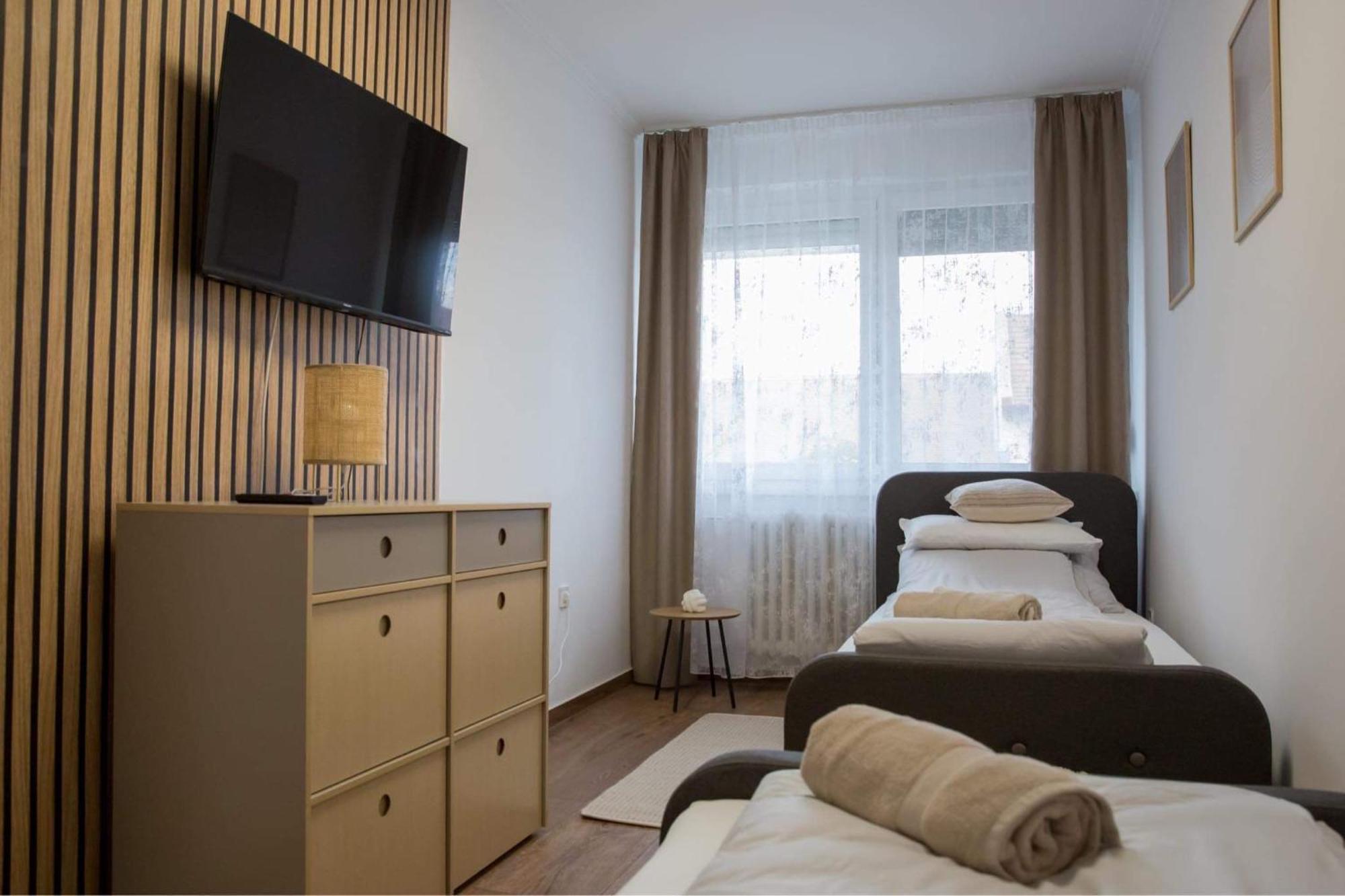 Deluxhome ชารอชปาตัก ภายนอก รูปภาพ